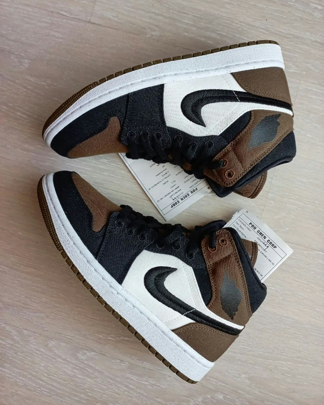 Nike Air Jordan 1 MID "Mocha Toe"