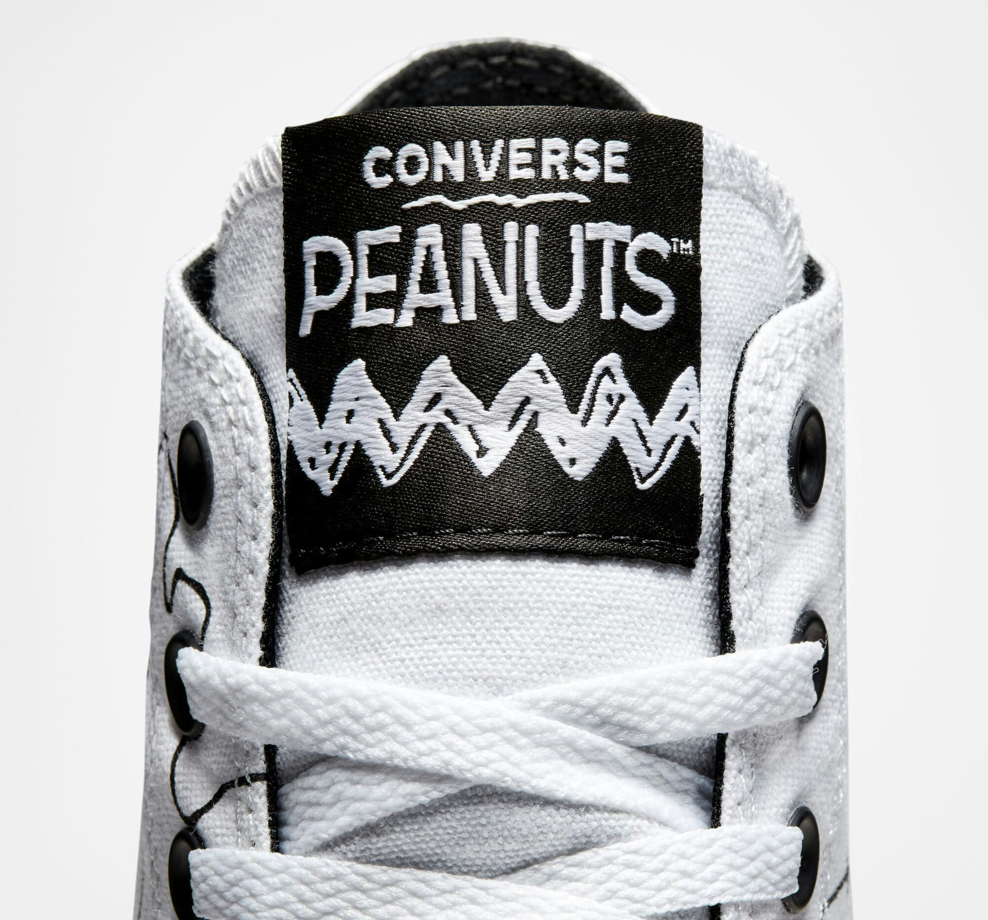 Peanuts x Converse Chuck Taylor All Star "Snoopy"