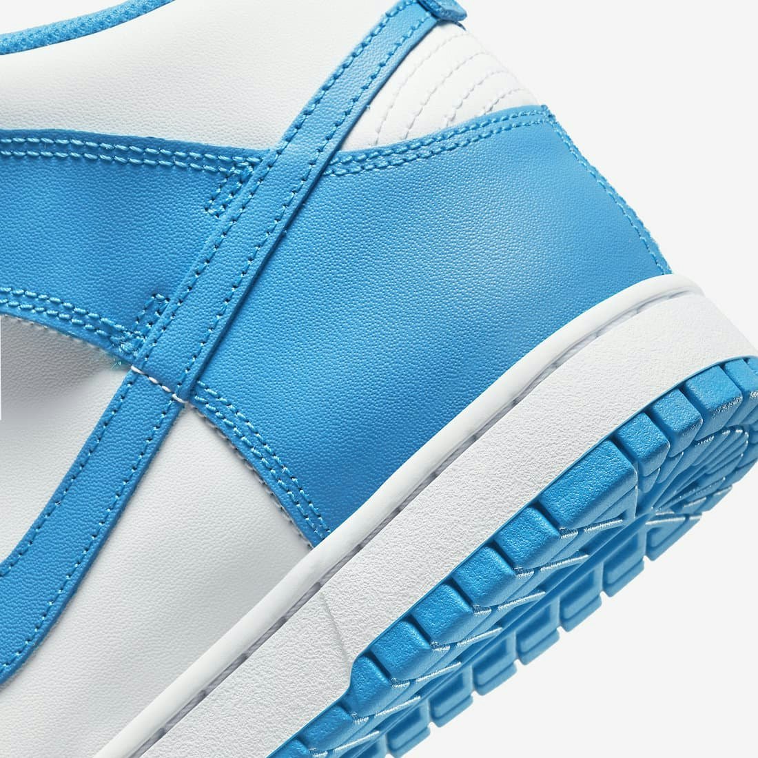Nike Dunk High "Laser Blue"