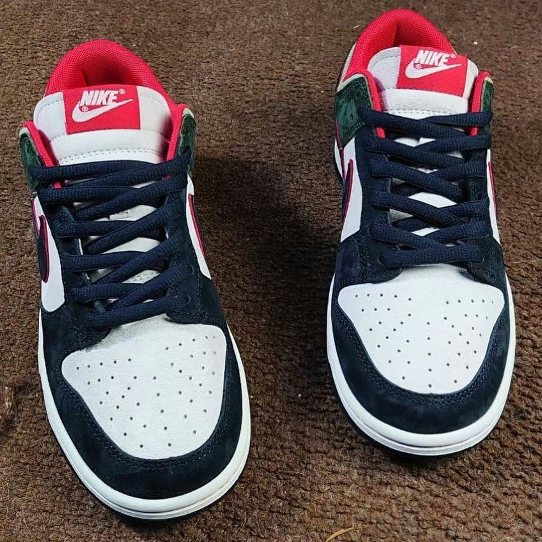 Nike Dunk Low "Navy, Green & Red" 