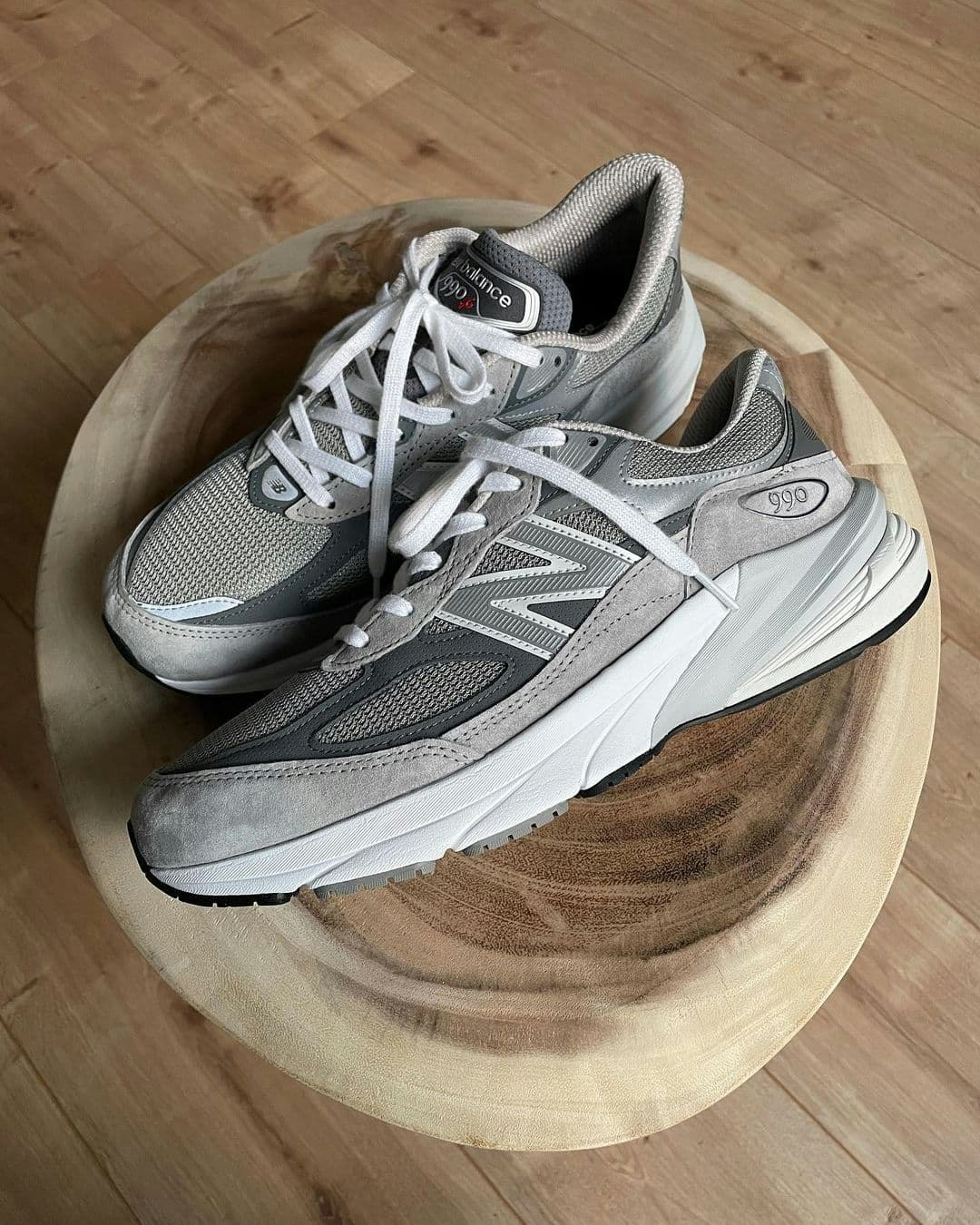 New Balance 990 V6