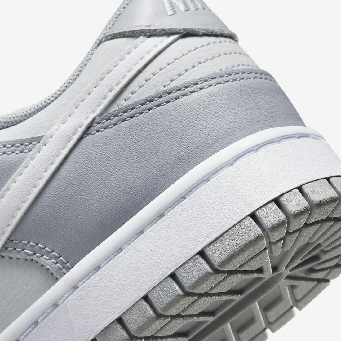 Nike Dunk Low "Light Grey"