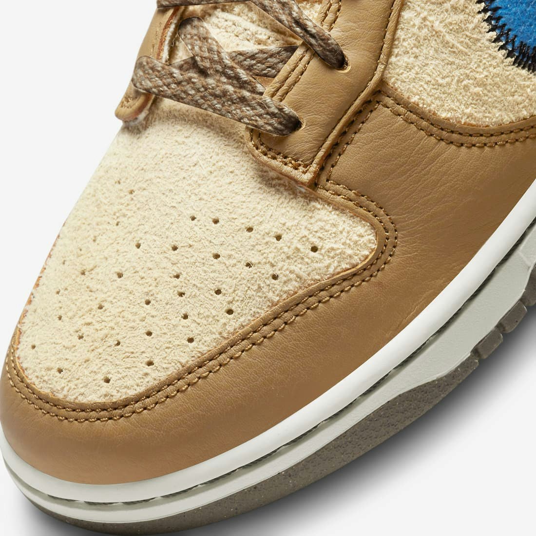 size? x Nike Dunk Low "Dark Driftwood"