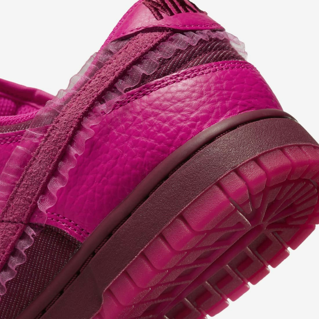 Nike Dunk Low “Valentine’s Day”