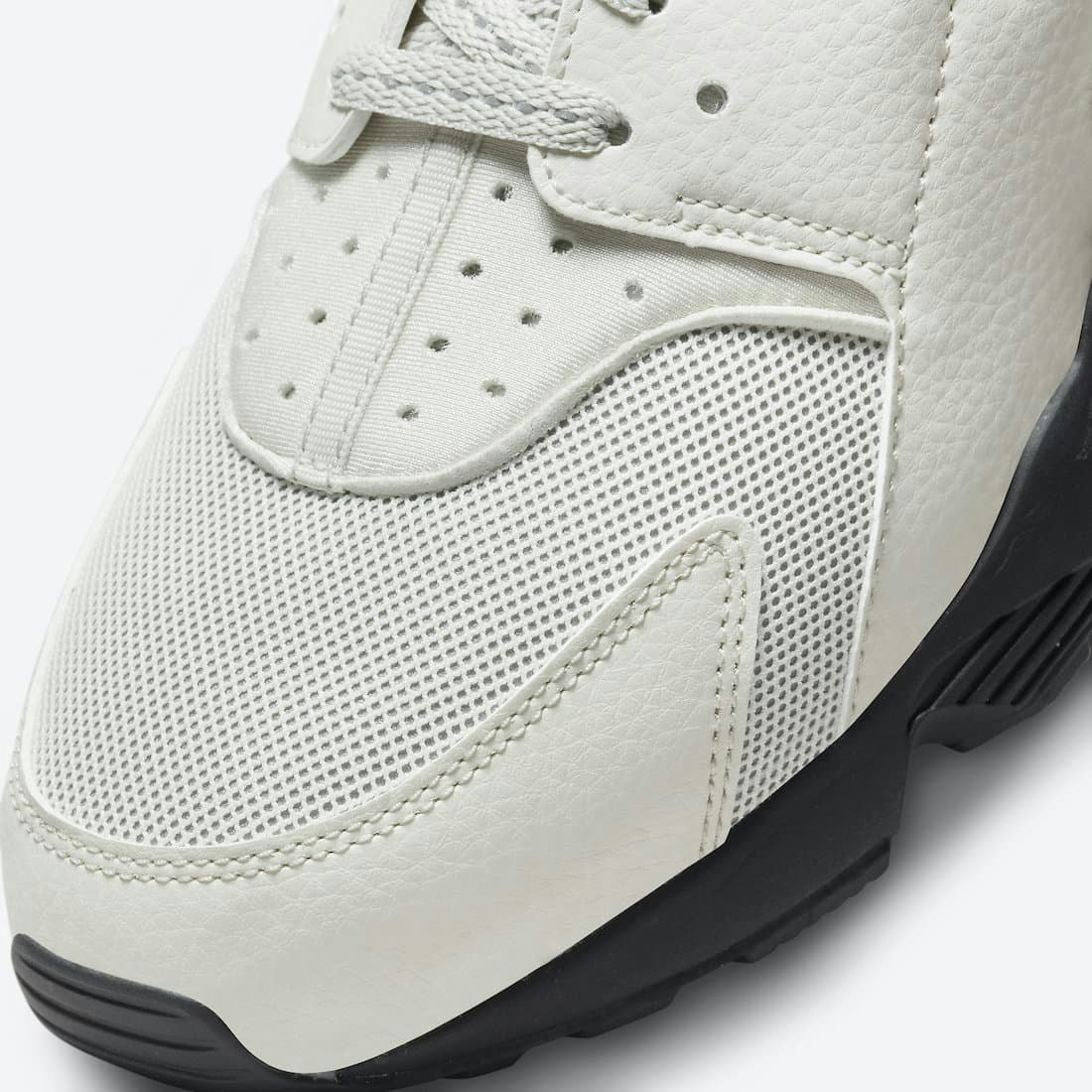 Nike Air Huarache "Light Bone Reflect"