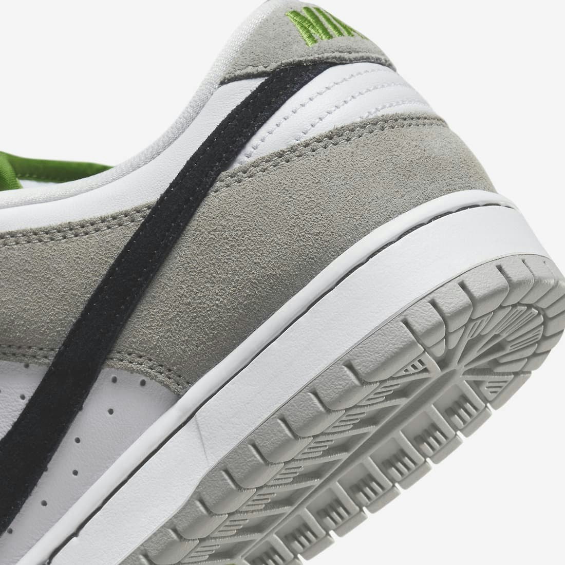 Nike SB Dunk Low "Chlorophyll"