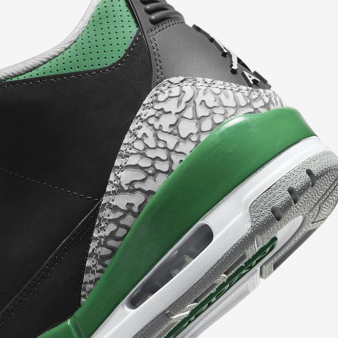 Air Jordan 3 “Pine Green”