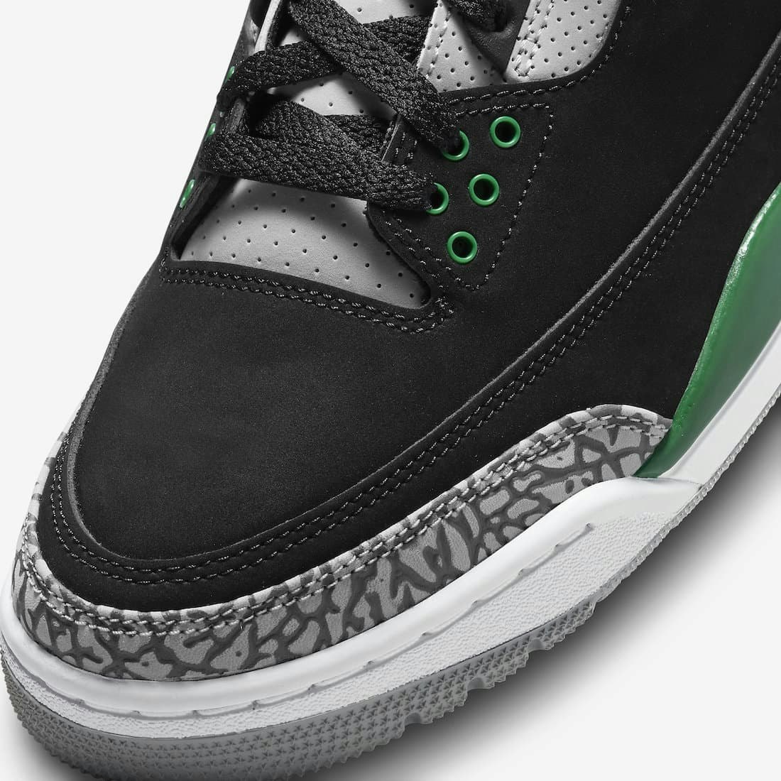 Air Jordan 3 “Pine Green”