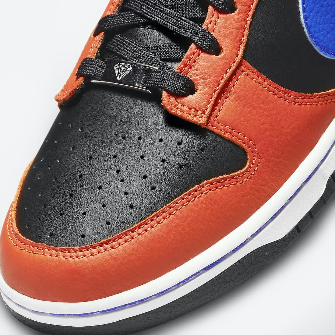 NBA x Nike Dunk Low EMB "Knicks"