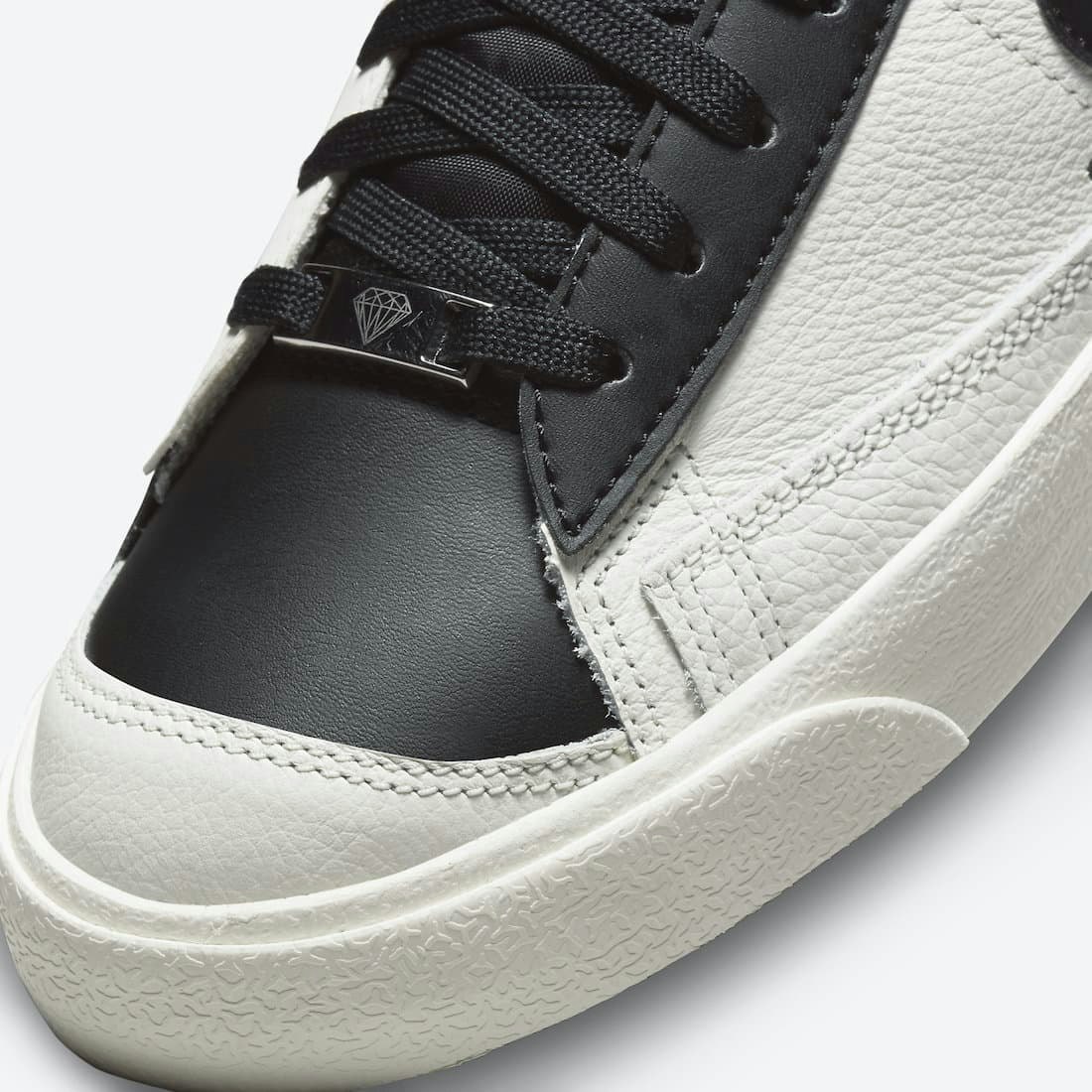 NBA x Nike Blazer Mid ’77 EMB “Trail Blazers”