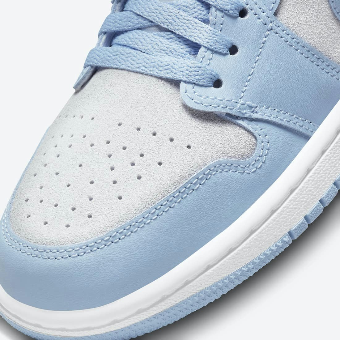 Air Jordan 1 Low "University Blue"