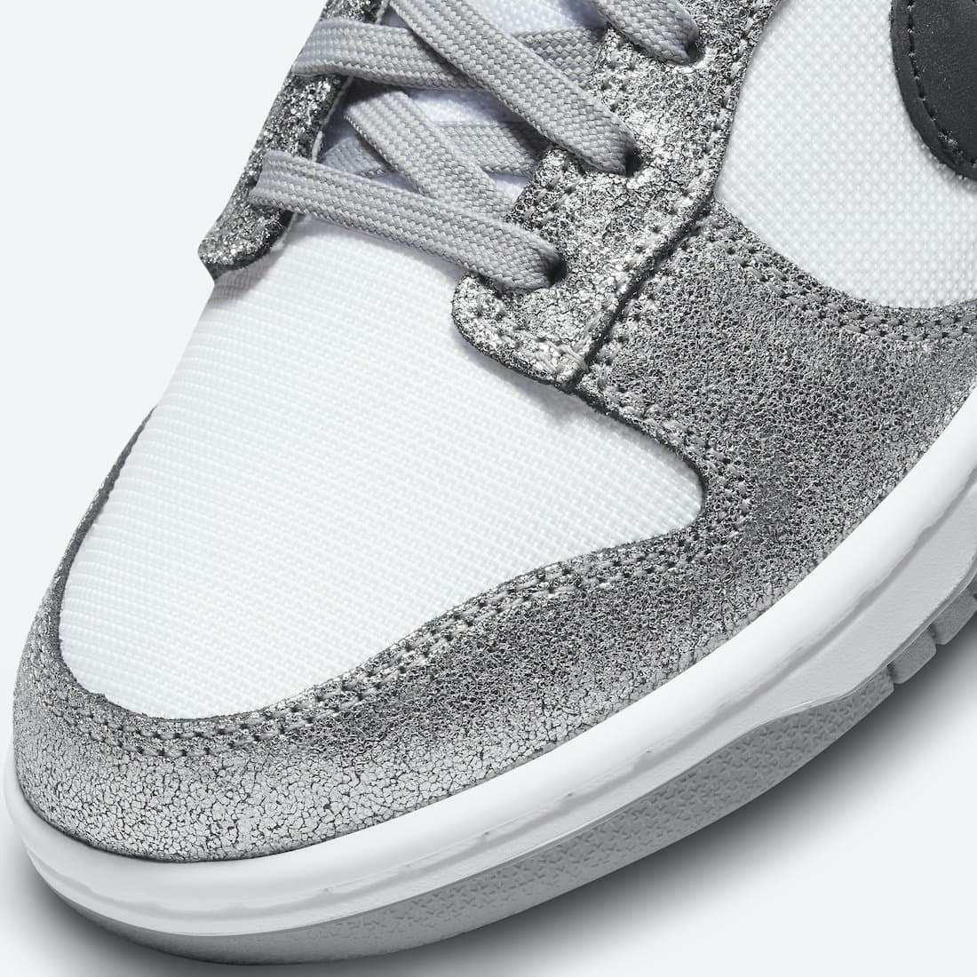 Nike Dunk Low "Cracked Silver"