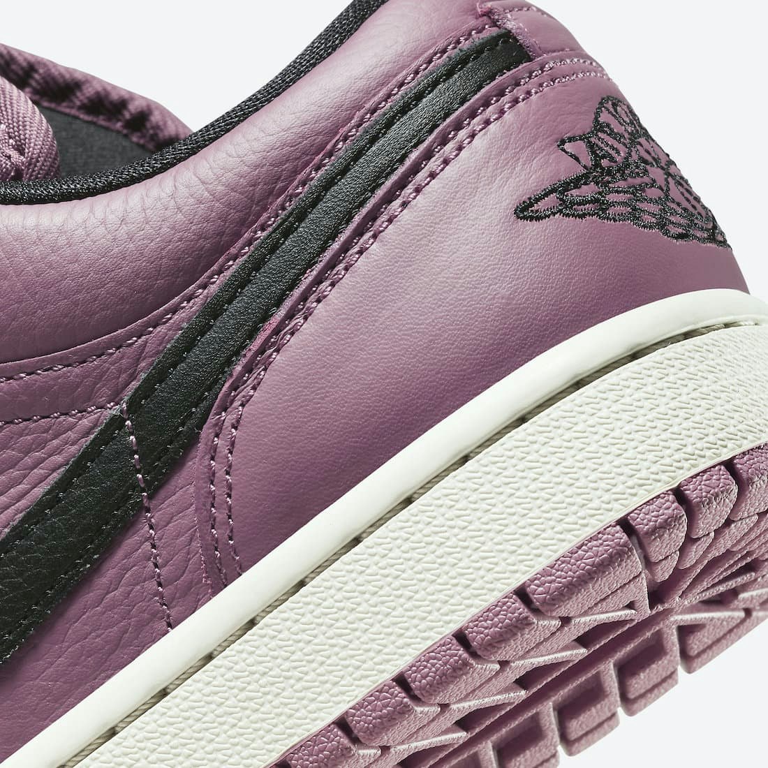 Air Jordan 1 Low "Mulberry"