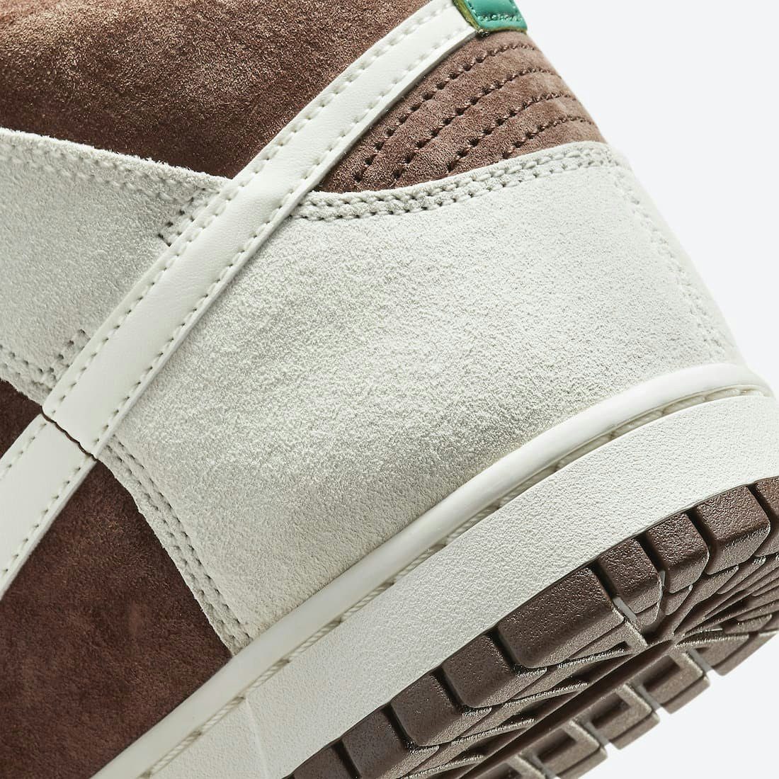 Nike Dunk High “Light Chocolate”