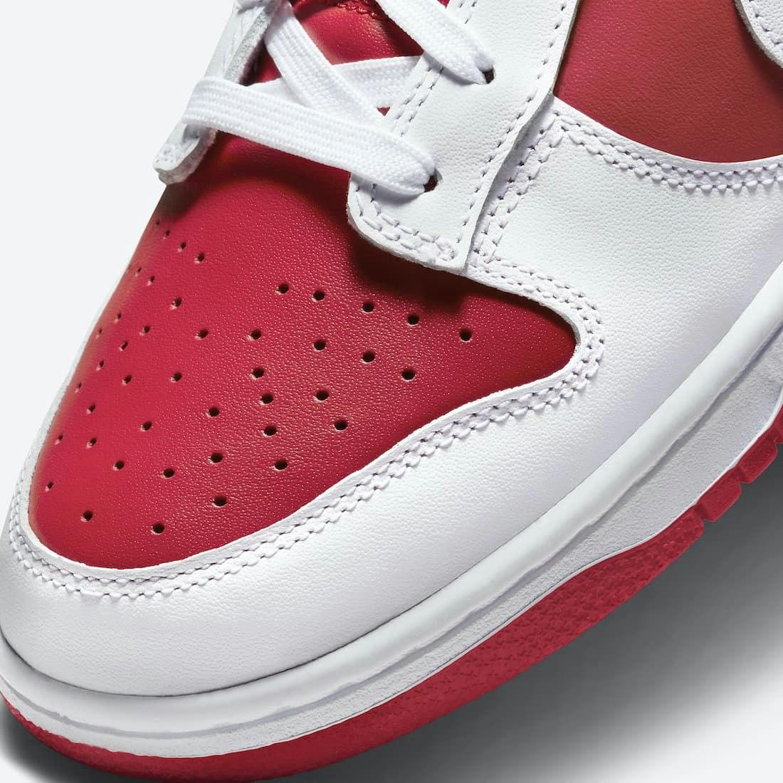 Nike Dunk Low "Reverse University Red"