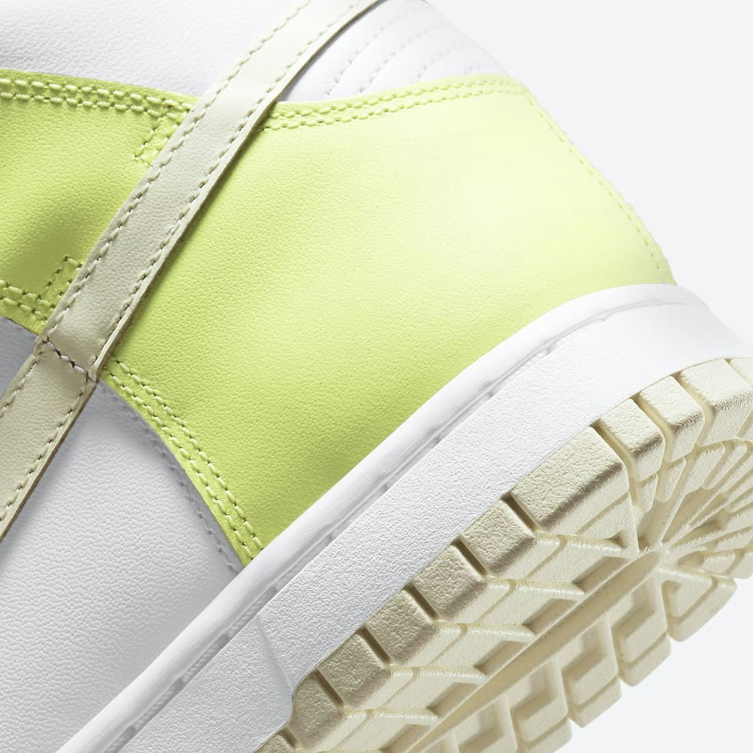Nike Dunk High Wmns “Cashmere”