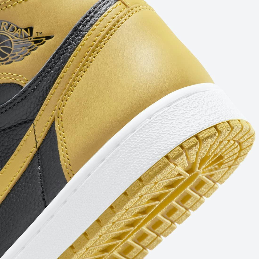 Air Jordan 1 High Retro OG “Pollen”