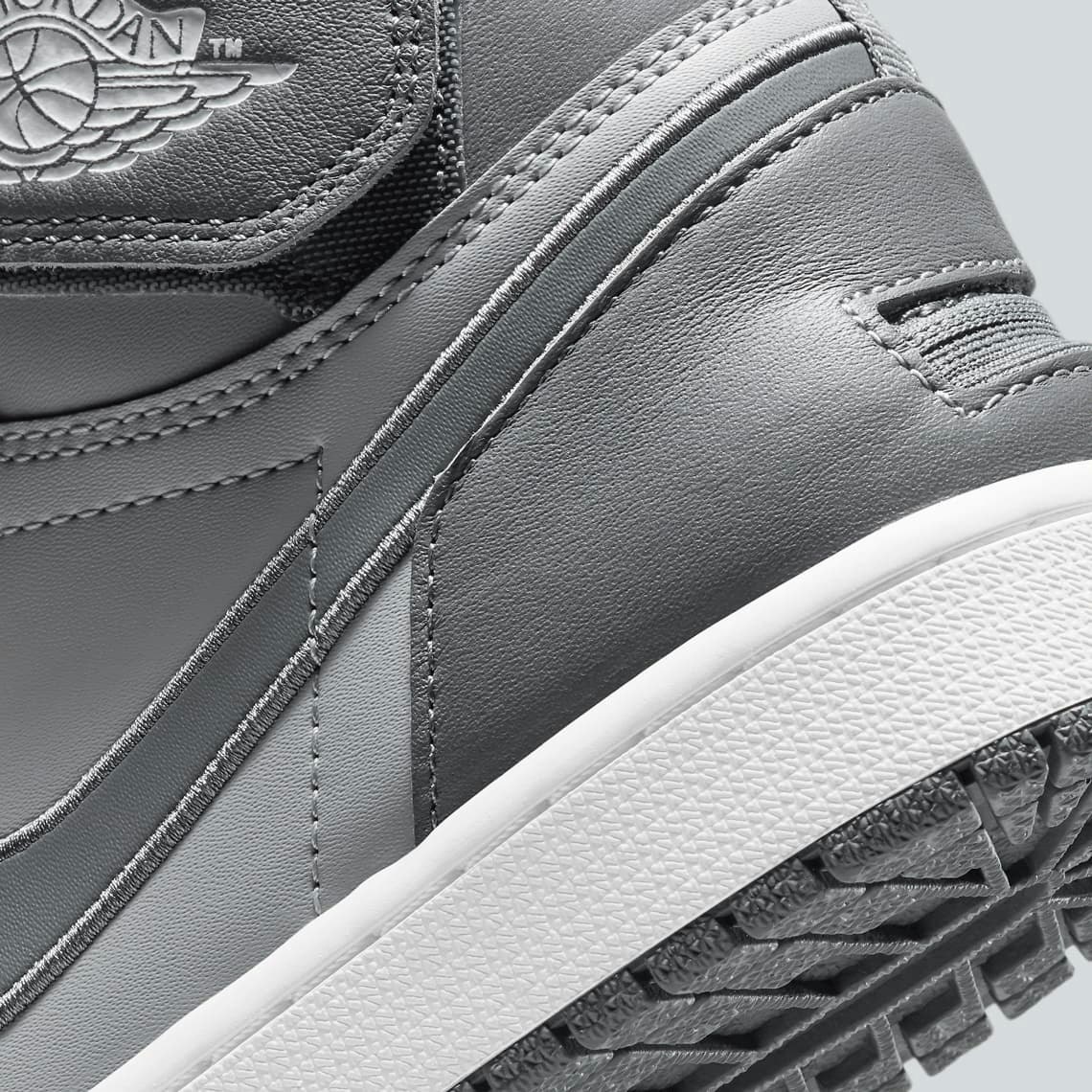 Air Jordan 1 FlyEase "Smoke Grey"