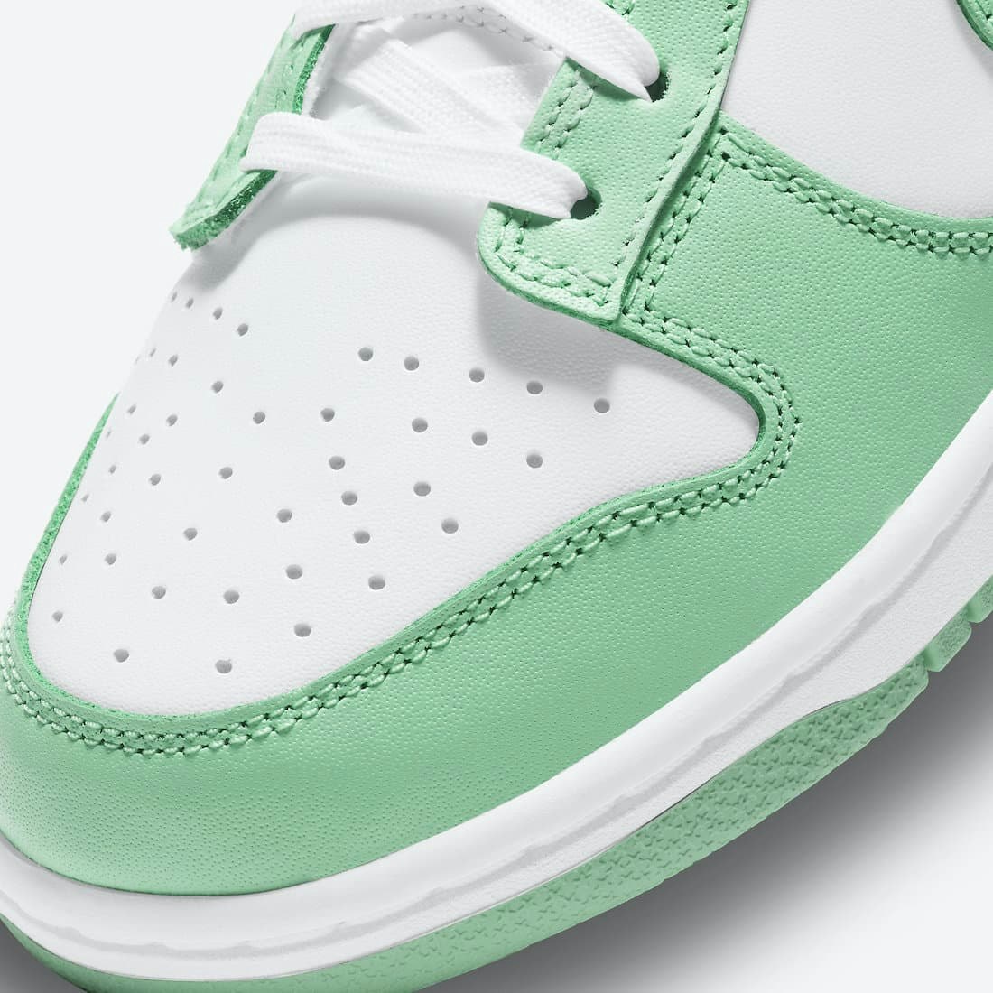 Nike Dunk Low "Green Glow"