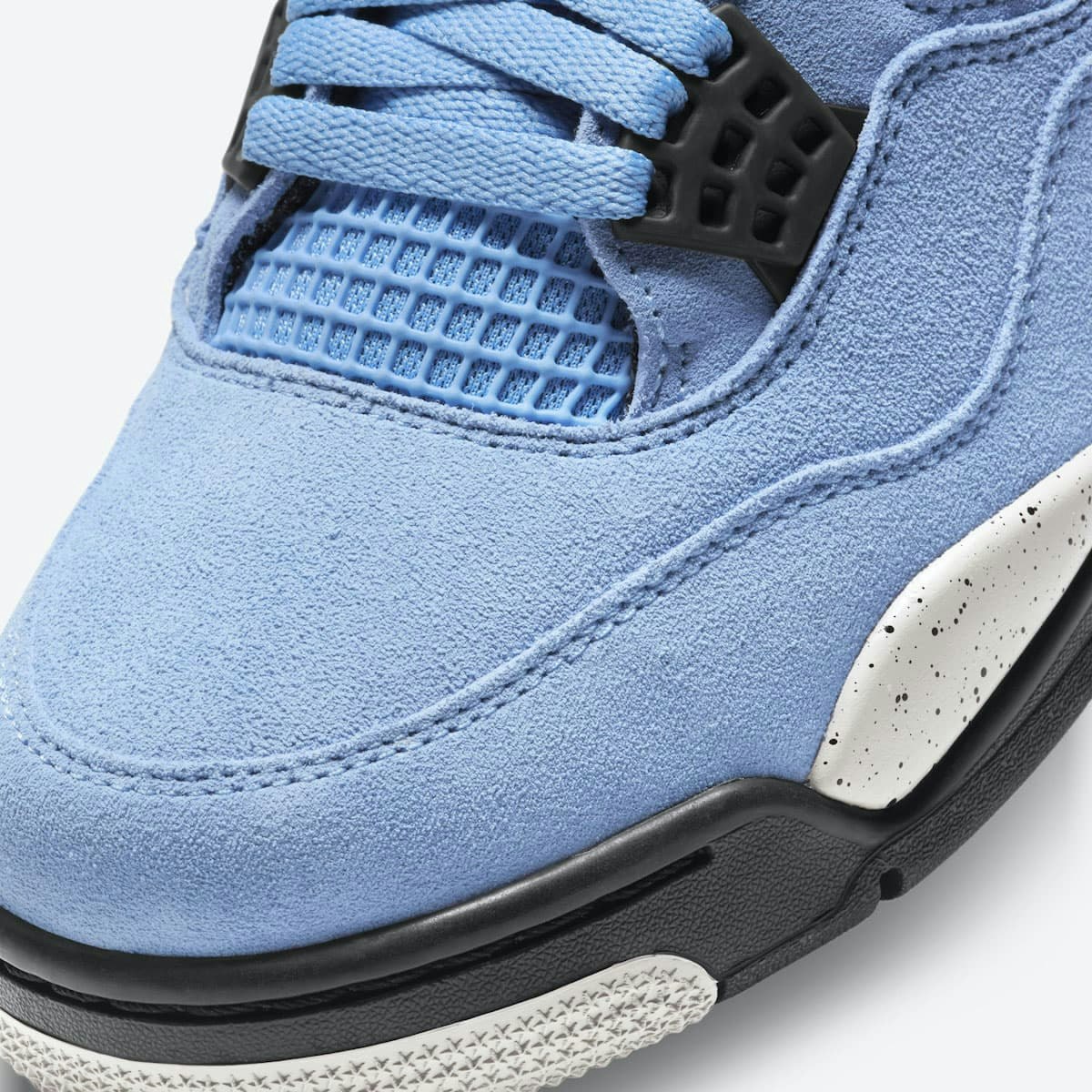 Air Jordan 4 Retro "University Blue"