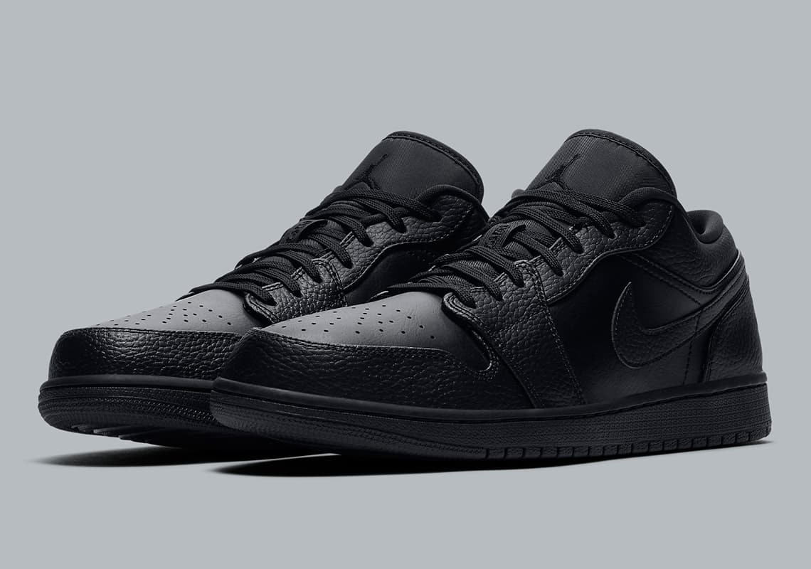 Air Jordan 1 Low "Triple Black"