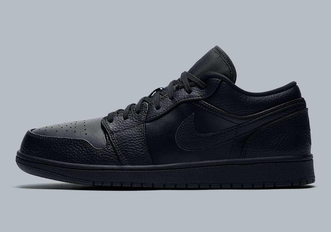 Air Jordan 1 Low "Triple Black"