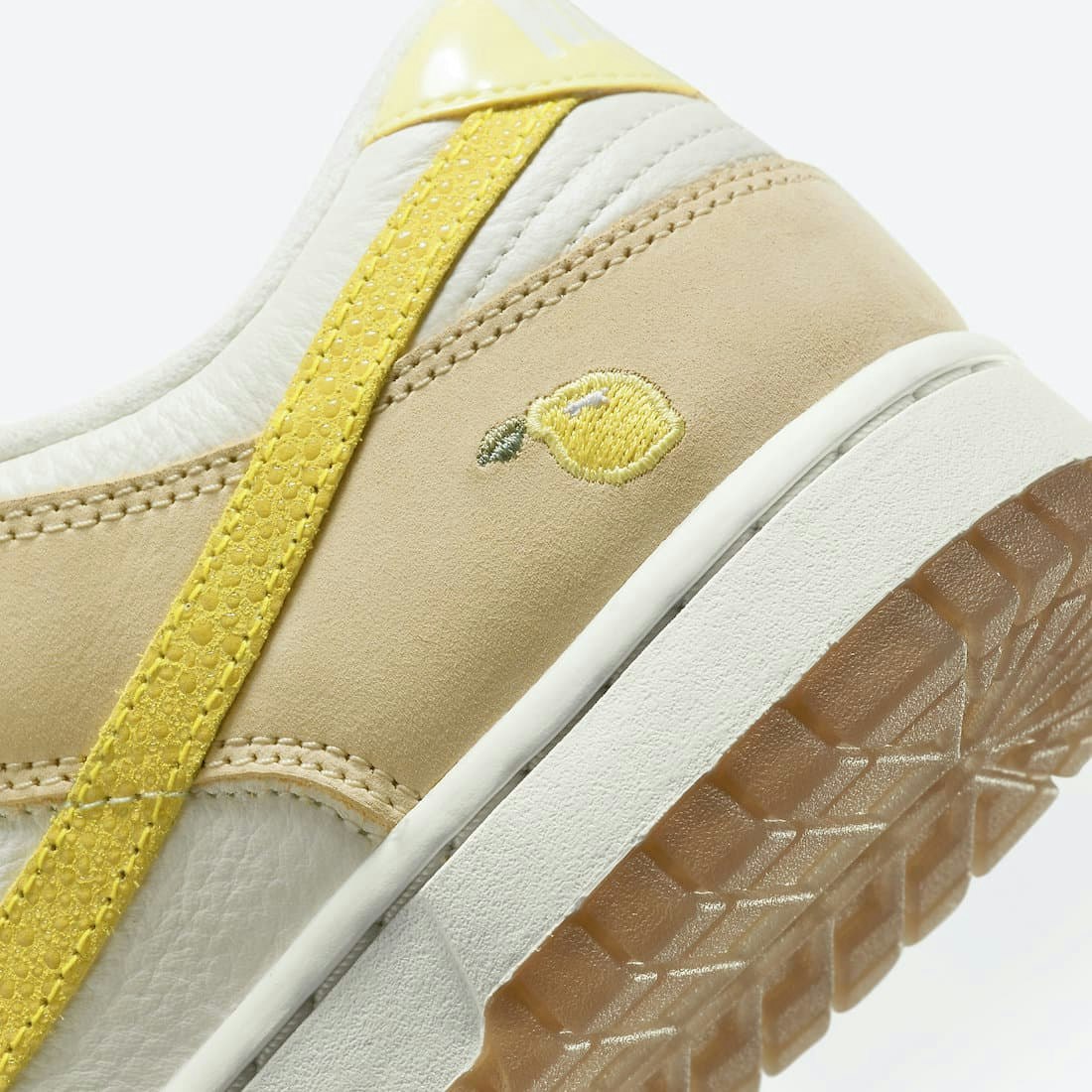 Nike Dunk Low Wmns “Lemon Drop”