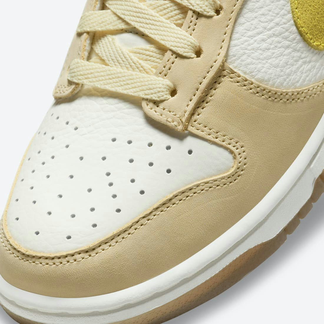 Nike Dunk Low Wmns “Lemon Drop”