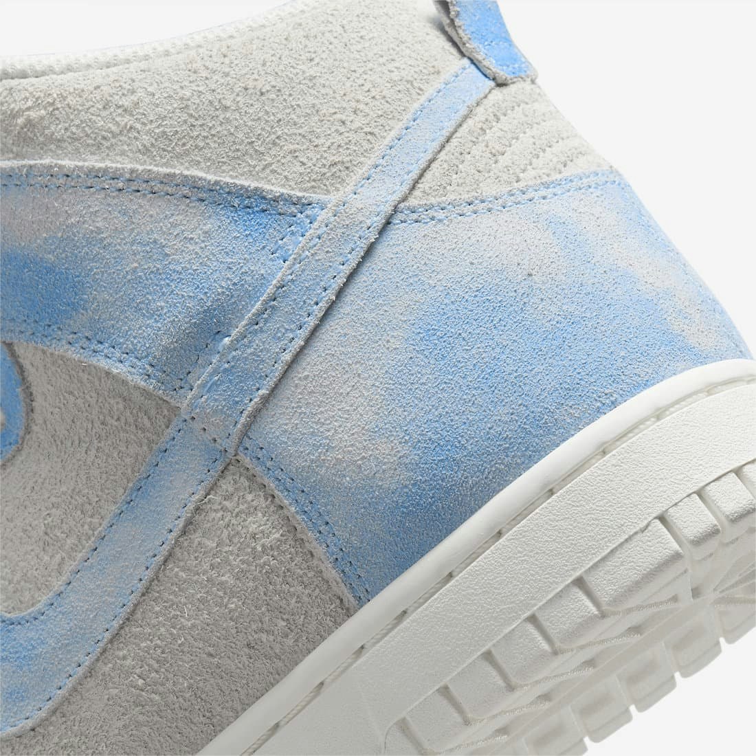 Nike Dunk High "Clouds"