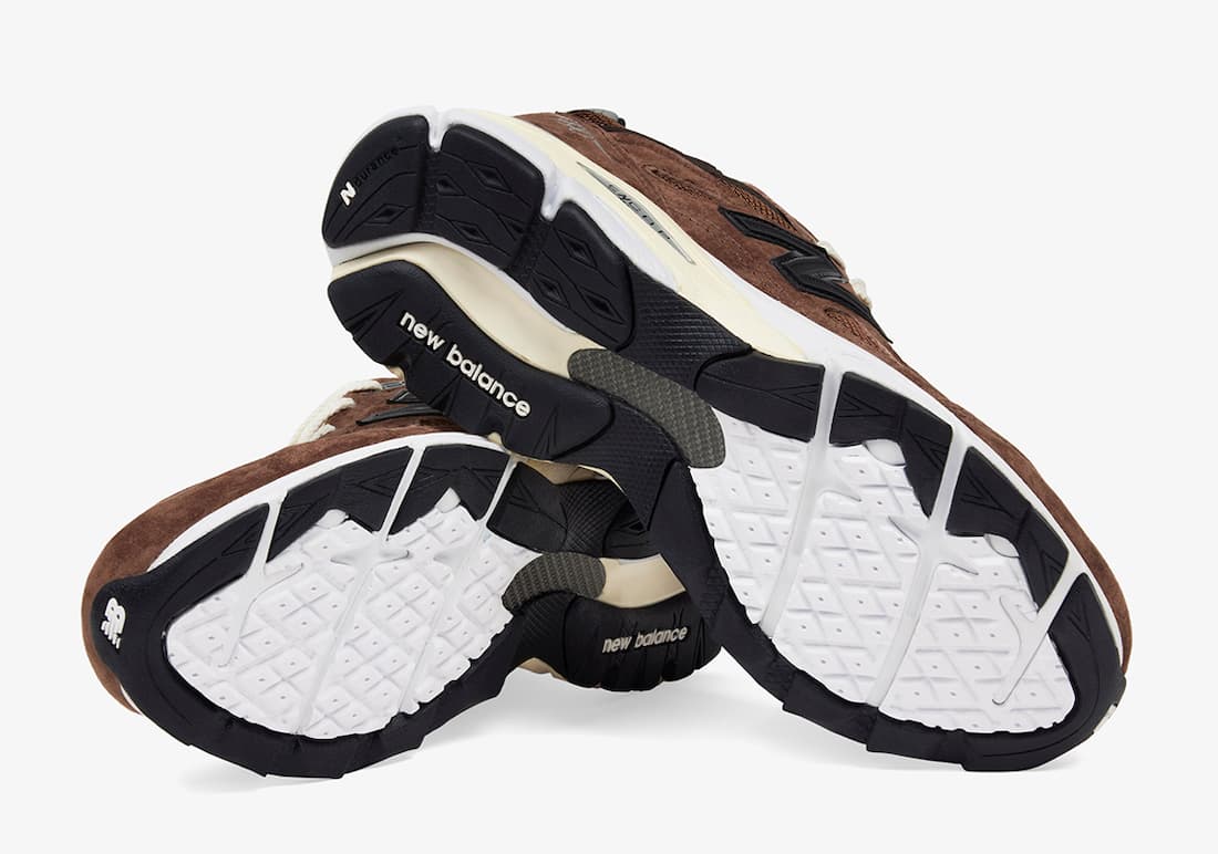 JJJJound x New Balance 990v3 