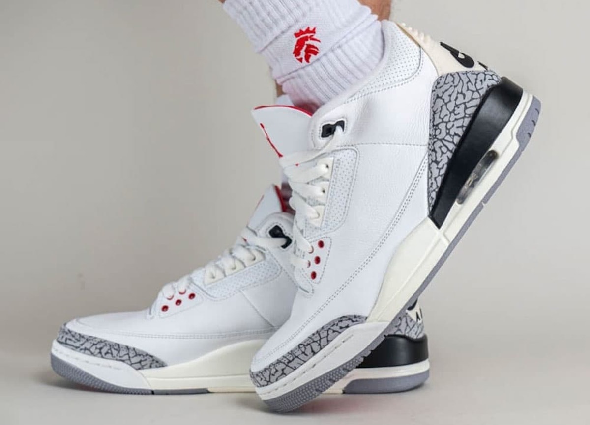 white jordan 3's