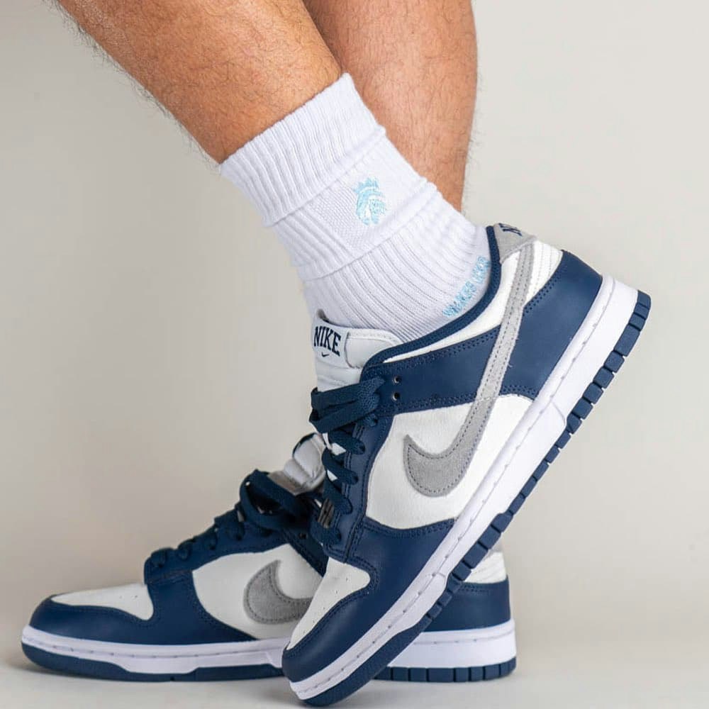 Nike Dunk Low "Midnight Navy" 