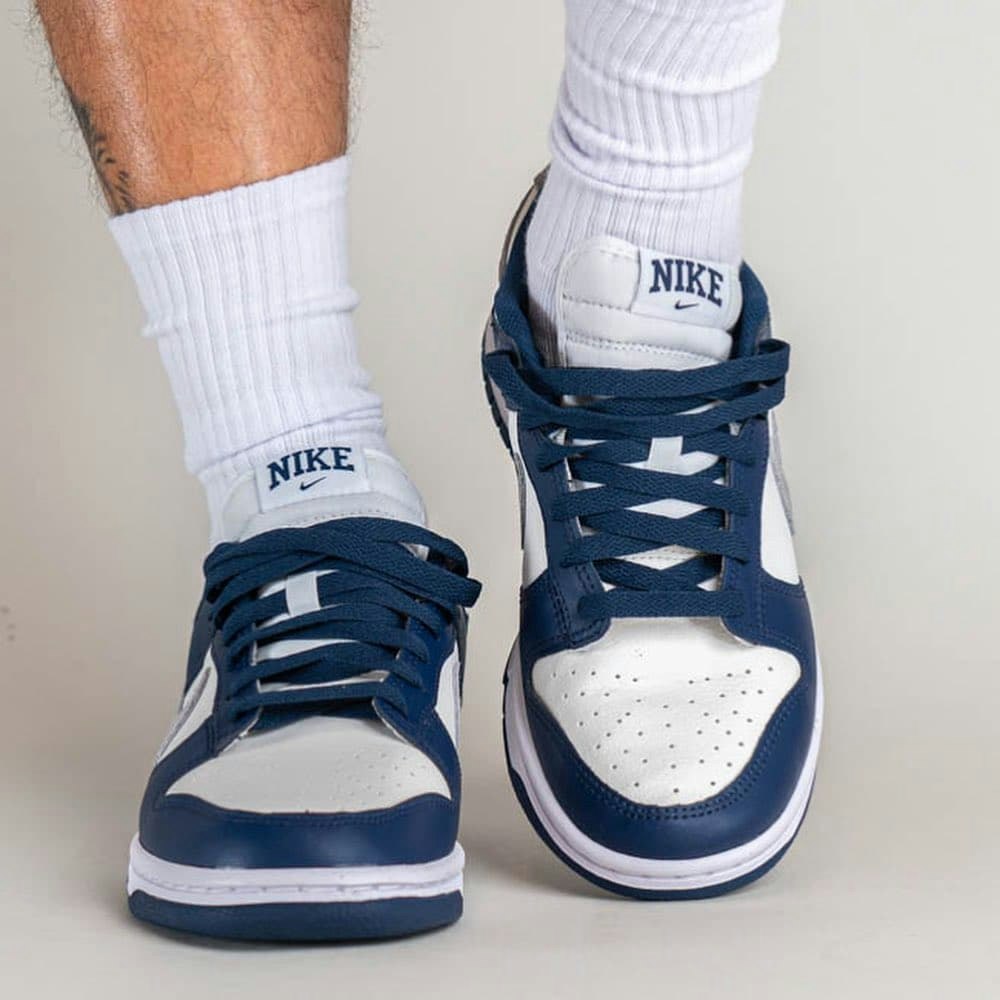 Nike Dunk Low "Midnight Navy" 