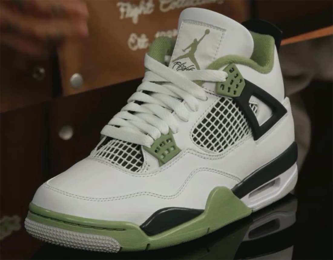 Air Jordan 4 "Oil Green" (Seafoam)