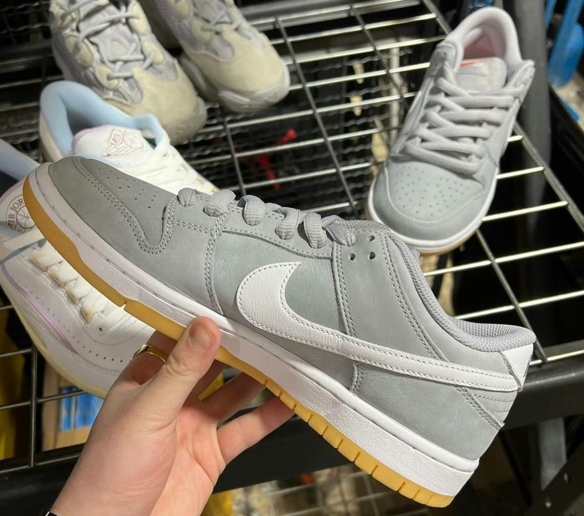 Nike SB Dunk Low "Grey Gum"