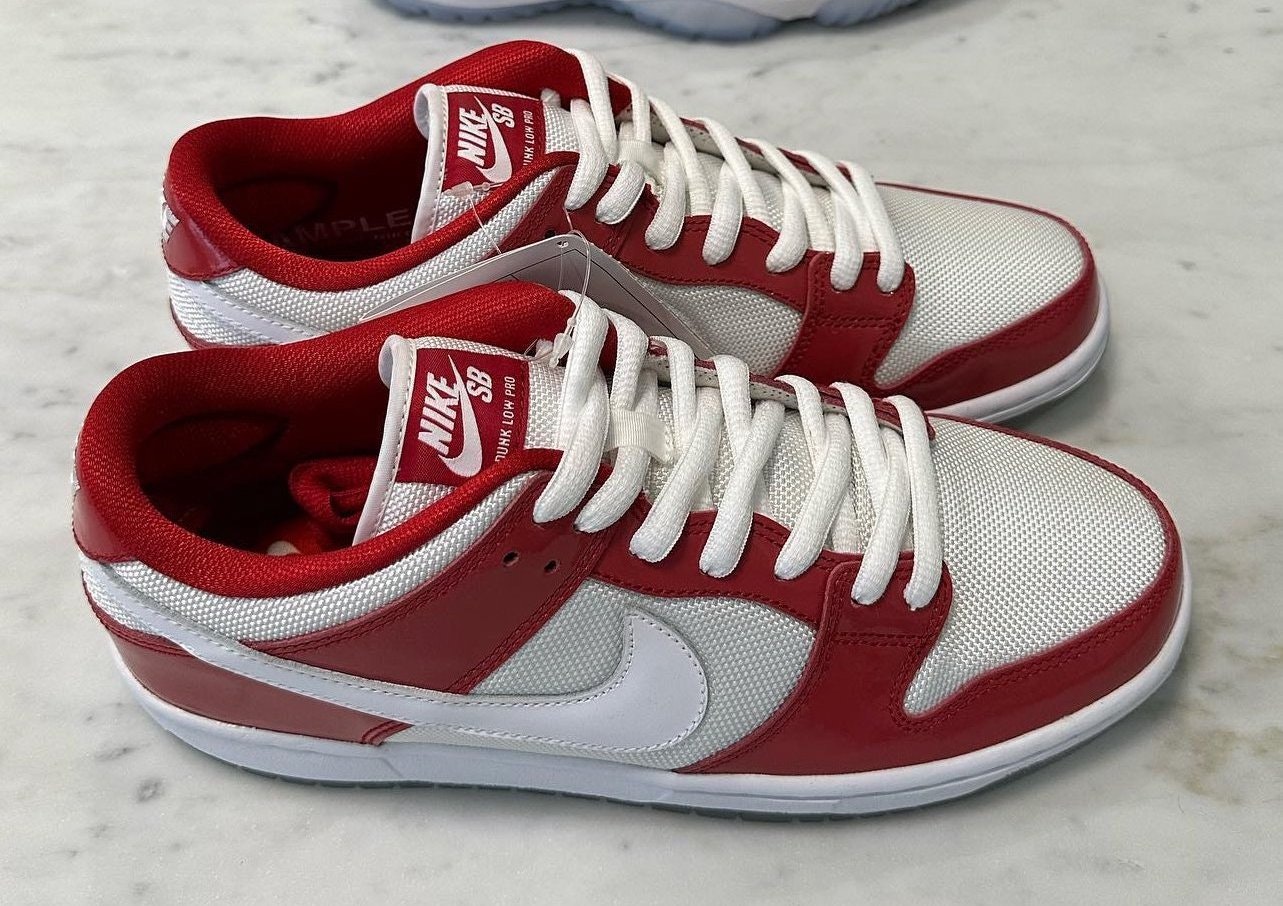 Nike SB Dunk Low "Cherry" 