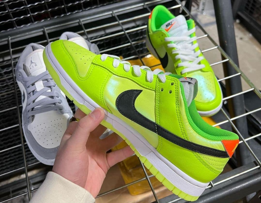 Nike Dunk Low "Glow in the dark"