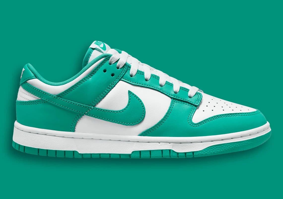 Nike Dunk Low "Clear Jade" 