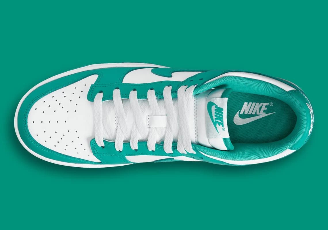 Nike Dunk Low "Clear Jade" 