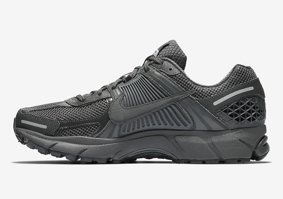 Nike Zoom Vomero 5 "Anthracite"