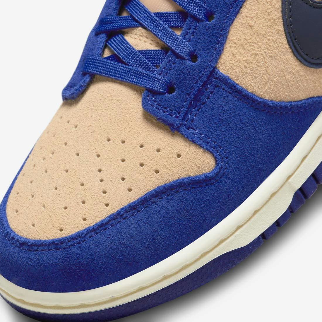 Nike Dunk Low "Blue Suede" 