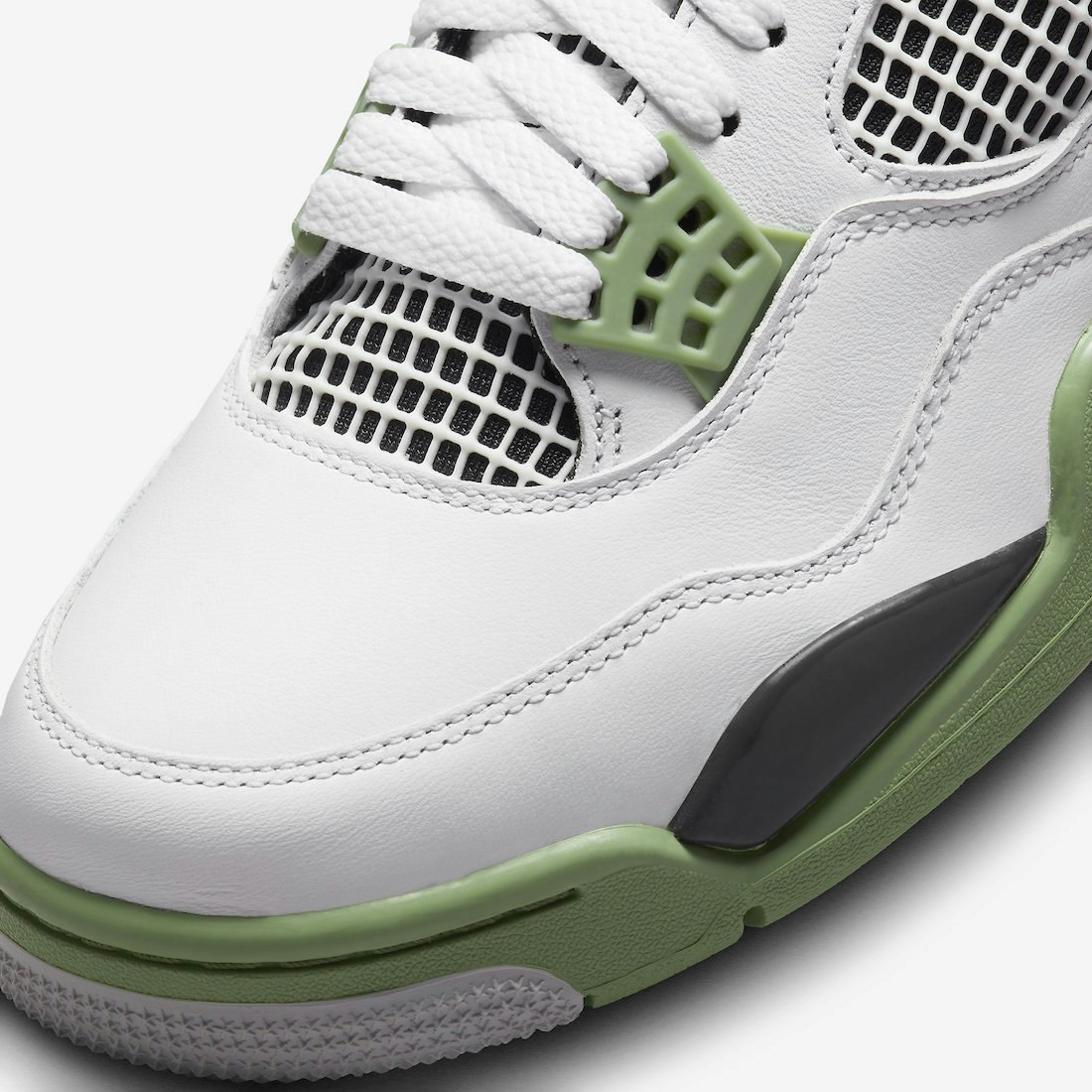 Air Jordan 4 Retro "Oil Green" (Seafoam)