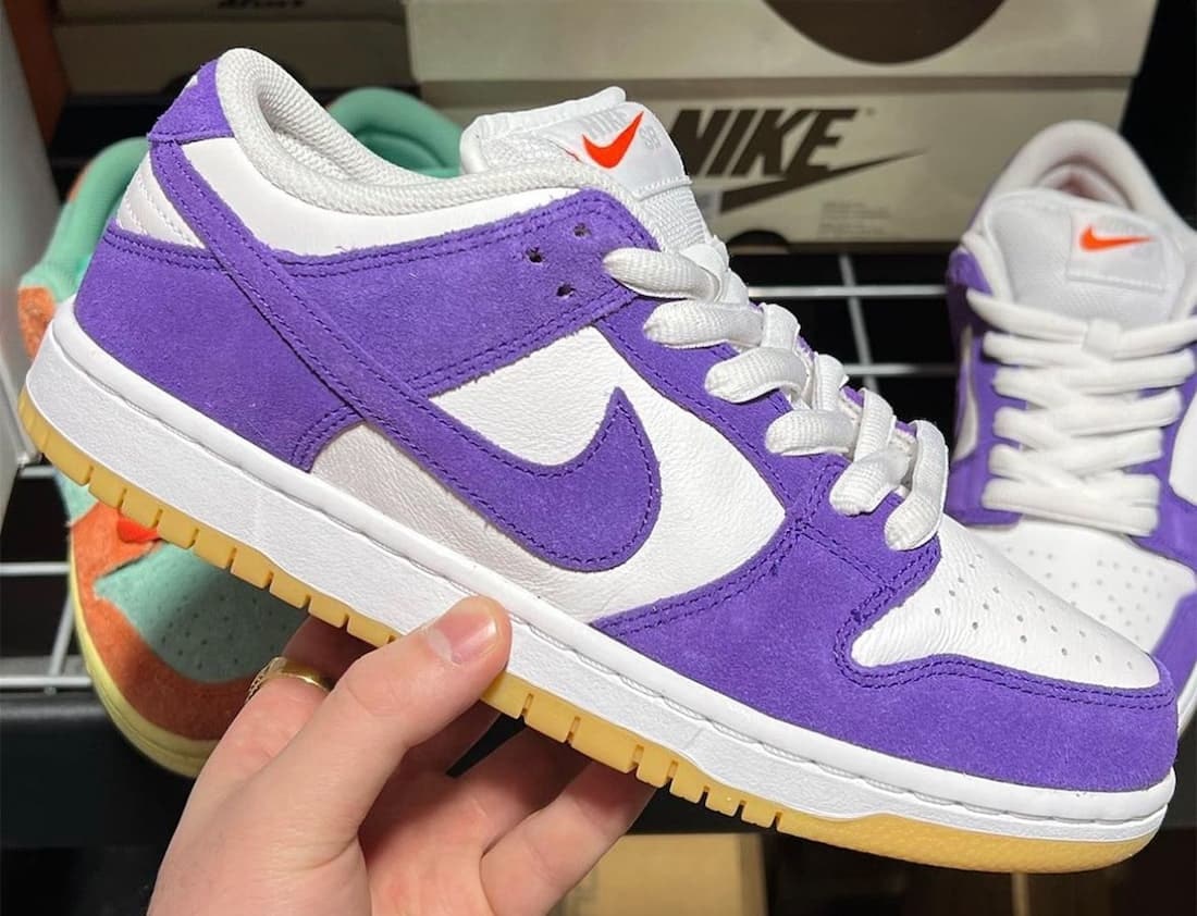 Nike SB Dunk Low "Purple Suede"