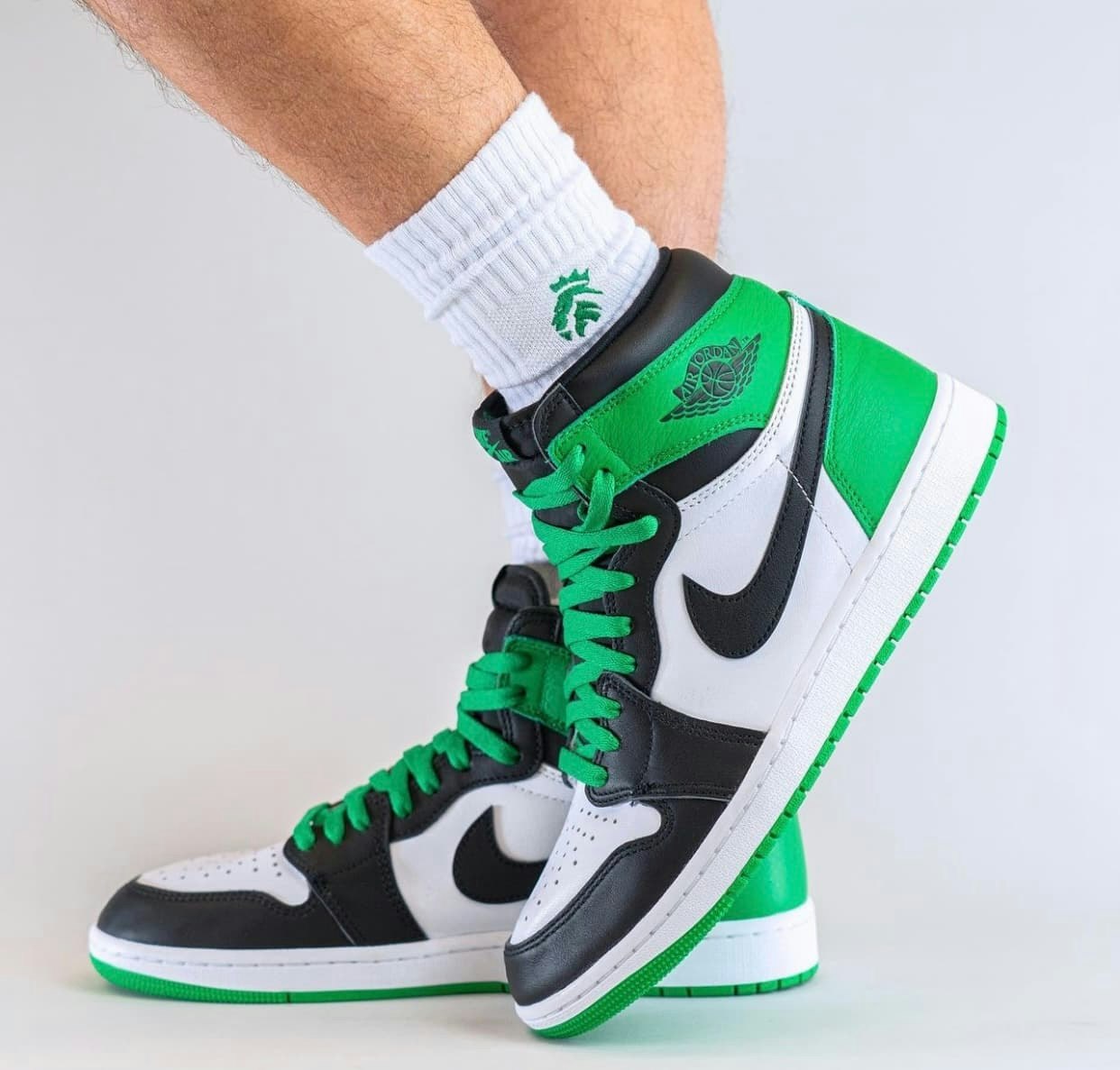 Air Jordan 1 High OG "Lucky Green"