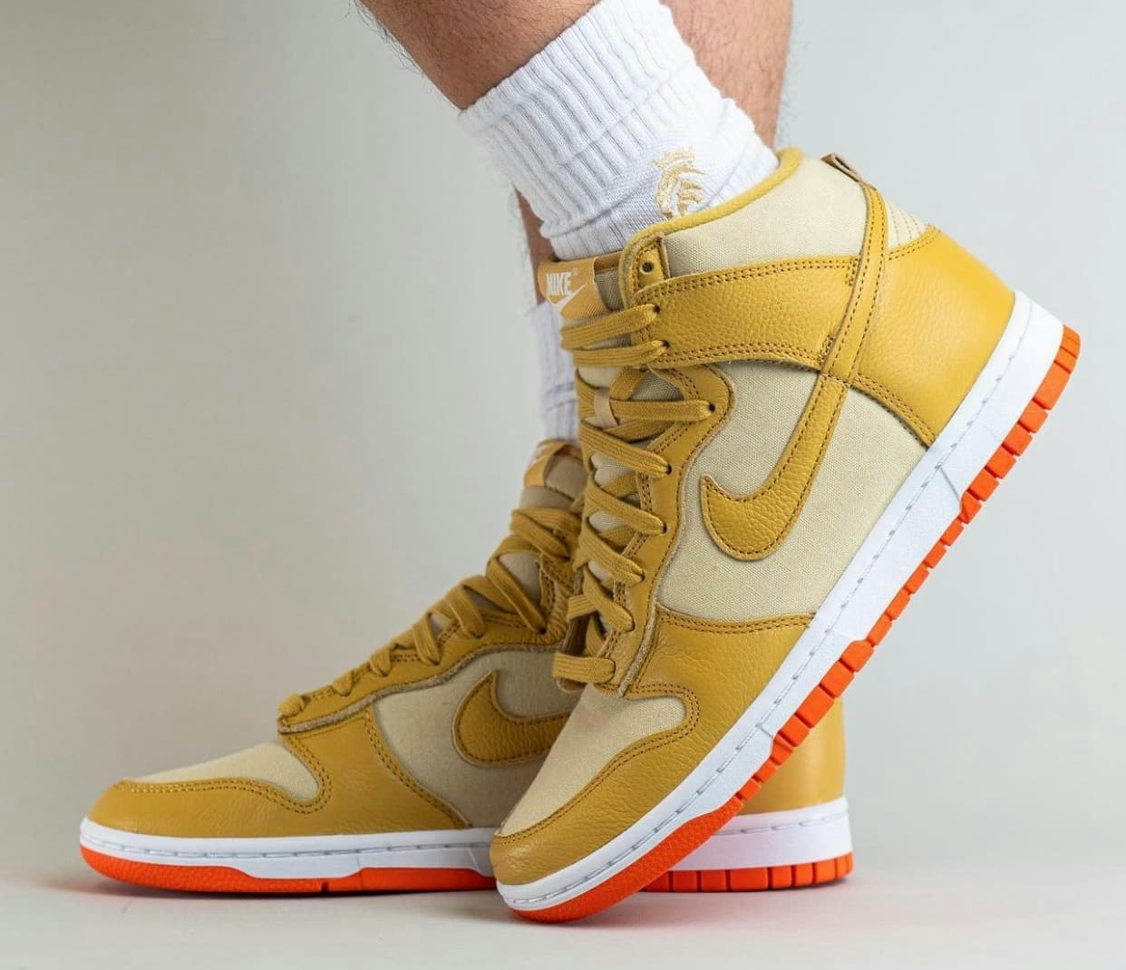 Nike Dunk High "Gold Canvas"