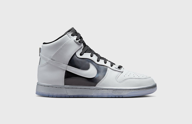 Nike Dunk High SE "Chrome"