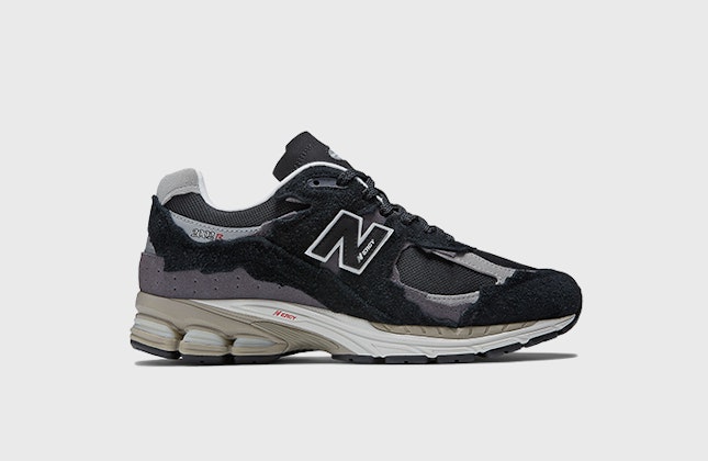 New Balance 2002R "Protection Pack" (Black) New Balance 2002R "Protection Pack" (Black)