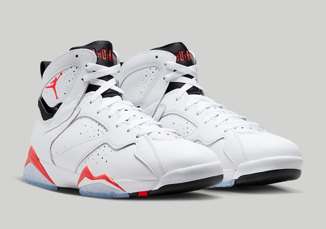 Air Jordan 7 "White Infrared"