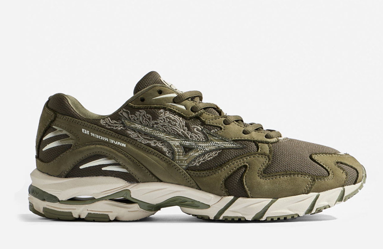 Maharishi x Mizuno Waverider 10 "Fire Phoenix"