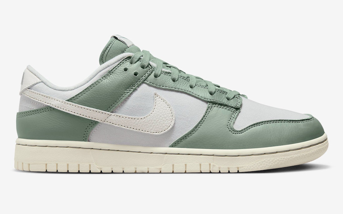 Nike Dunk Low "Mica Green"